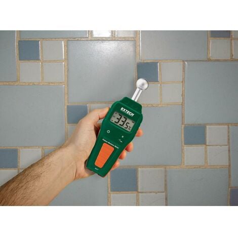 Test d'humidité effectué sur un carrelage ou une faïence murale